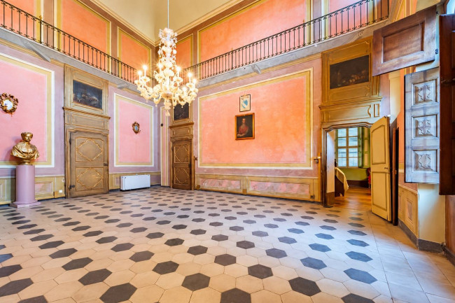 Palazzo Storico in Vendita a Fossano