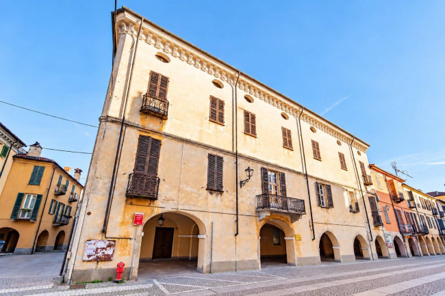 Palazzo Storico in Vendita a Fossano