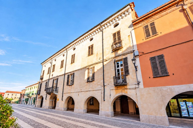 Palazzo Storico in Vendita a Fossano