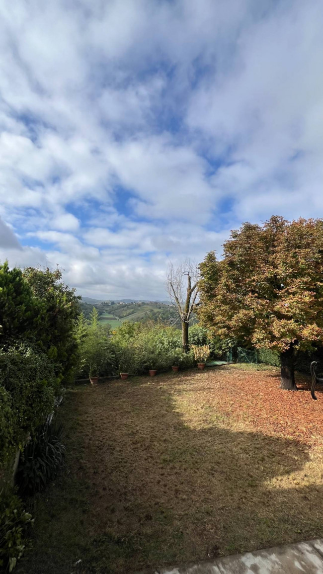 Casale in Vendita a Govone