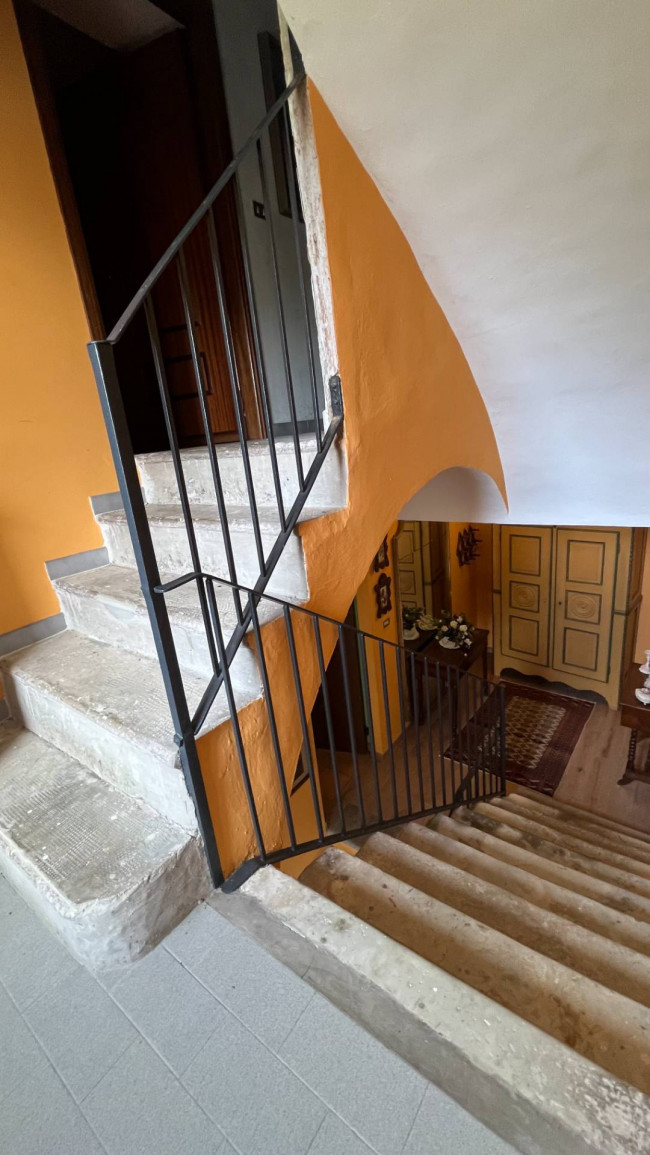 Casale in Vendita a Govone