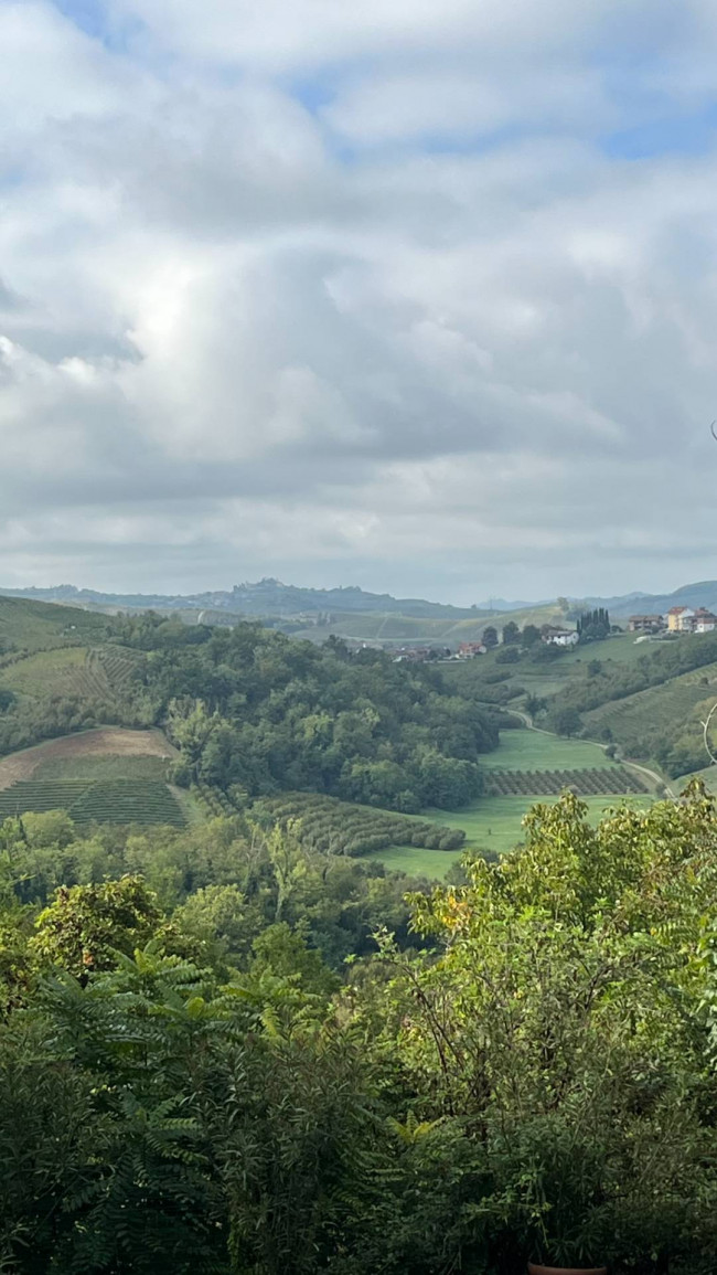 Casale in Vendita a Govone