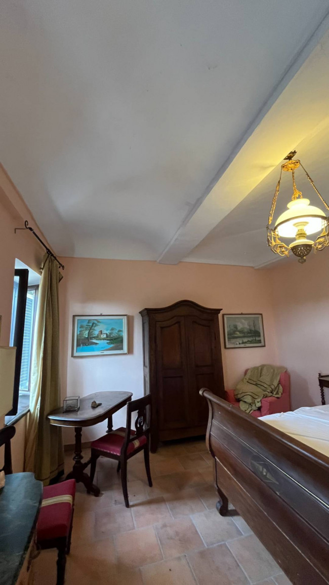 Casale in Vendita a Govone