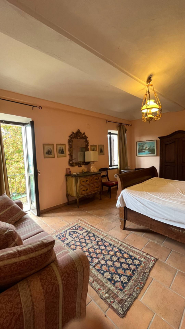 Casale in Vendita a Govone