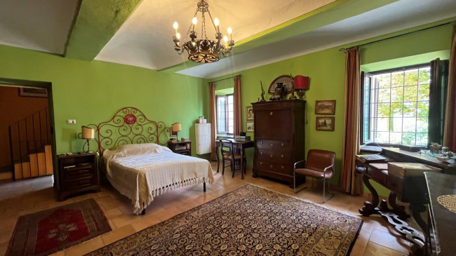Casale in Vendita a Govone