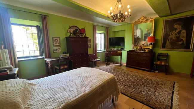 Casale in Vendita a Govone