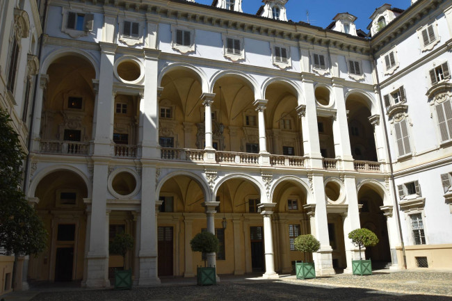 Negozio in Vendita a Torino