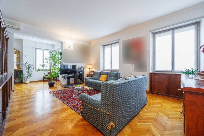 Apartment for Sale to Torino