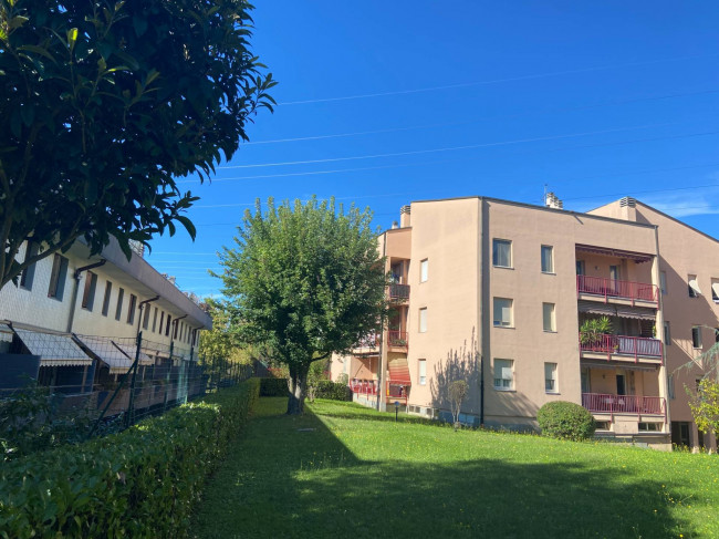 Appartamento in vendita a Biassono