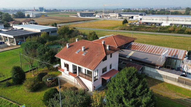 Villa Bifamiliare in Vendita a Feletto