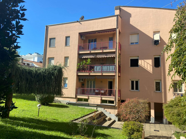 Appartamento in Vendita a Biassono