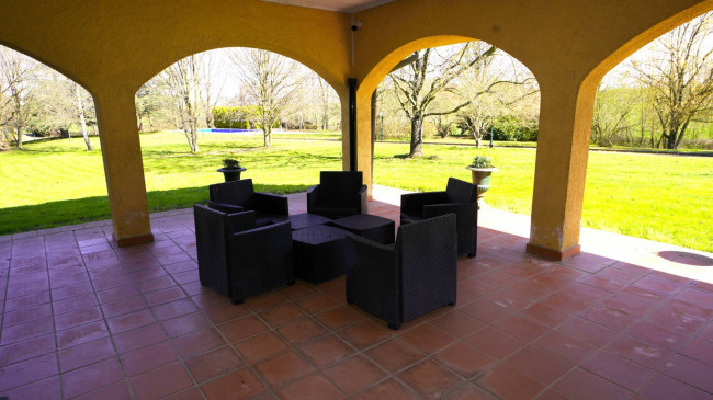 Villa in Vendita a Cellarengo