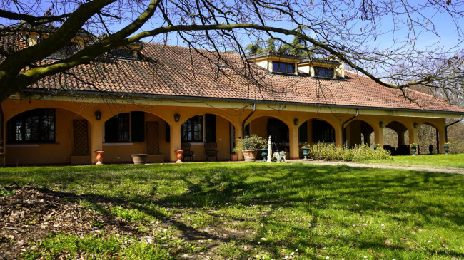 Villa in Vendita a Cellarengo