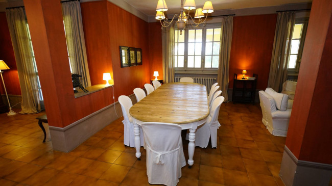 Villa in Vendita a Cellarengo