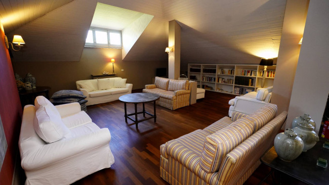 Villa in Vendita a Cellarengo