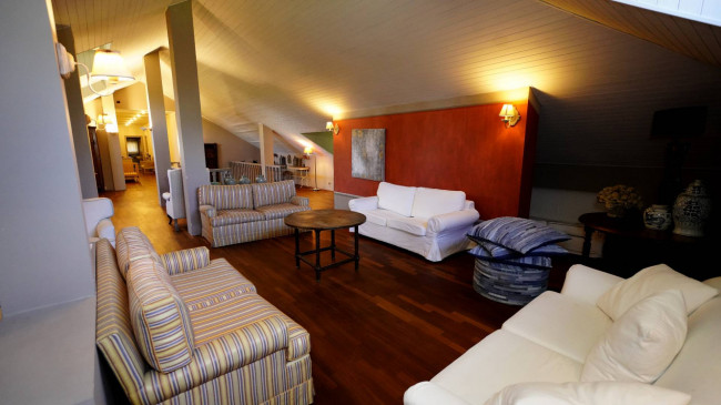 Villa in Vendita a Cellarengo