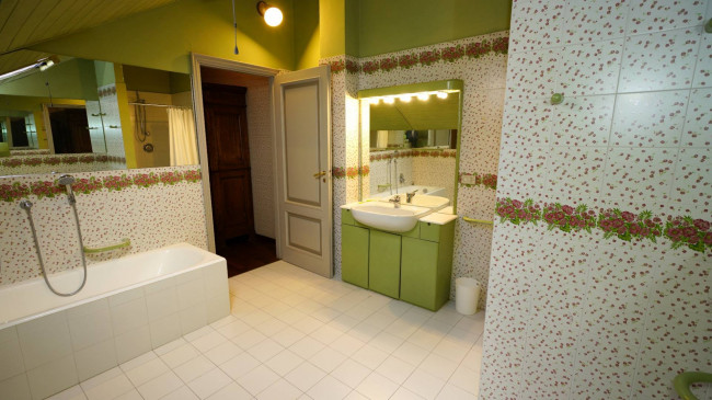 Villa in Vendita a Cellarengo