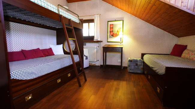 Villa in Vendita a Cellarengo