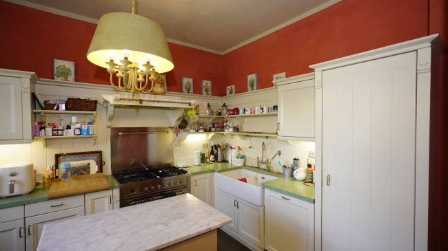 Villa in Vendita a Cellarengo