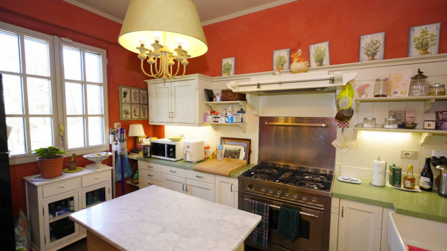 Villa in Vendita a Cellarengo