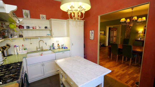 Villa in Vendita a Cellarengo