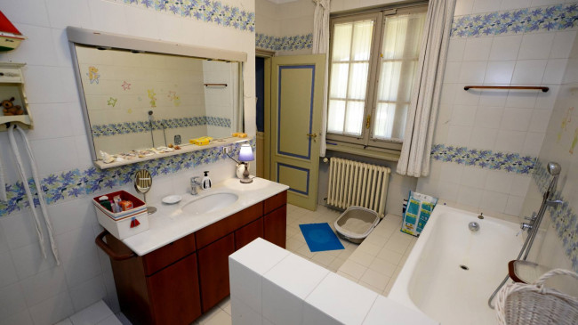 Villa in Vendita a Cellarengo