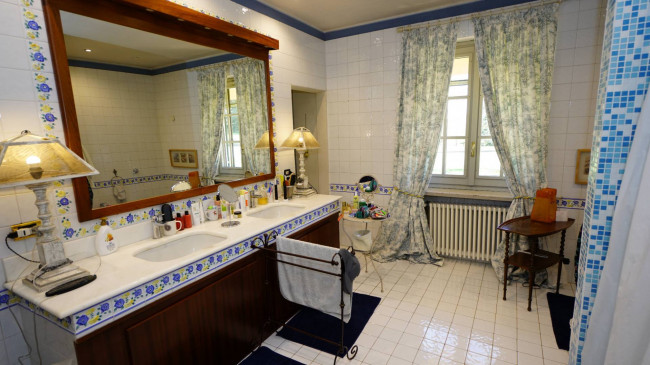 Villa in Vendita a Cellarengo