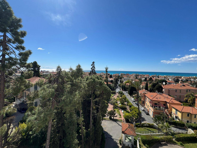 Appartamento in Vendita a Bordighera