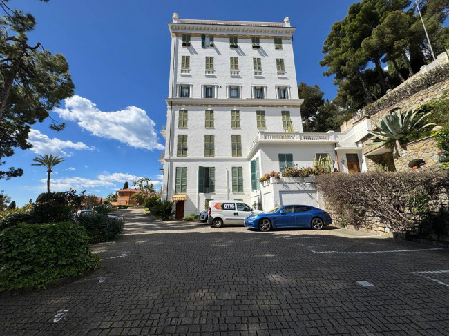 Appartamento in Vendita a Bordighera