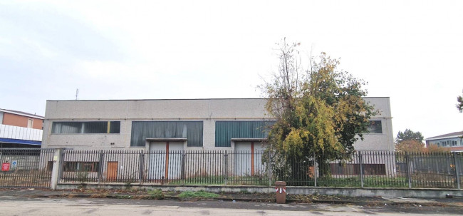 Capannone in Locazione a Nichelino