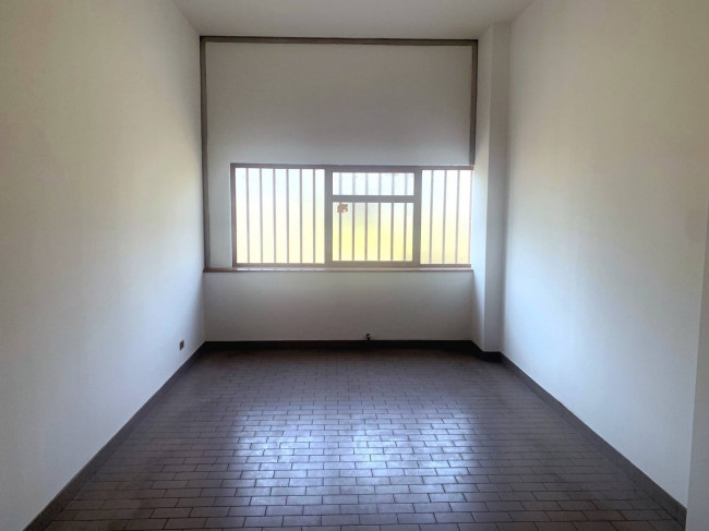 Capannone in Locazione a Nichelino