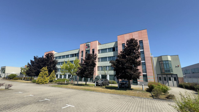 Office for Sale to Settimo Torinese