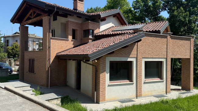 Villa in Vendita a Villanova Mondovì
