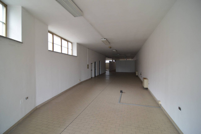 Magazzino in Vendita a Leinì