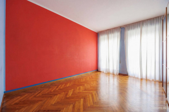 Apartment for Sale to Torino