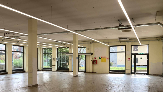 Locale commerciale in Affitto a Rivoli