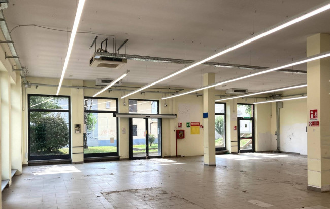 Locale commerciale in Affitto a Rivoli
