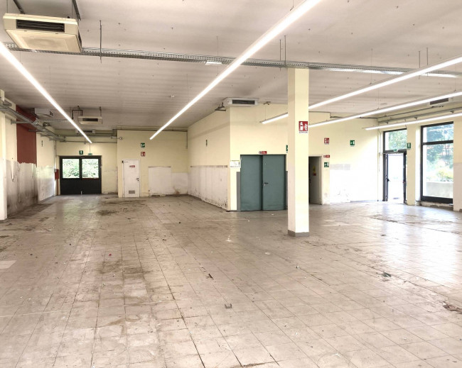 Negozio in Affitto a Rivoli