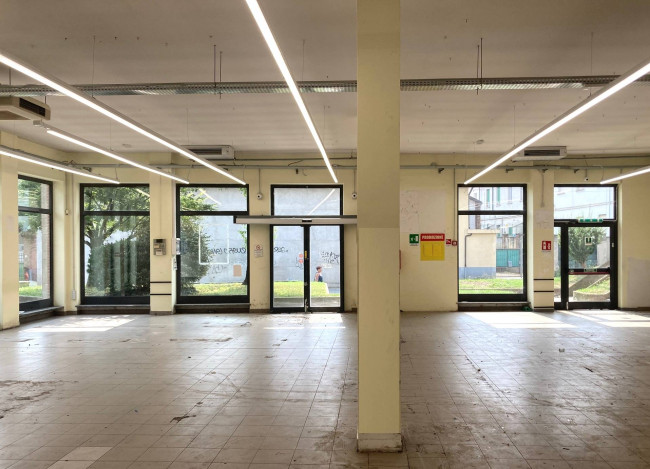 Negozio in Affitto a Rivoli