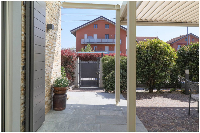 Villa in Vendita a Rivarolo Canavese
