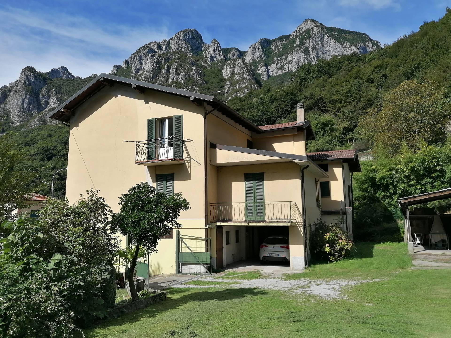 Casa indipendente in vendita a Lecco (LC)