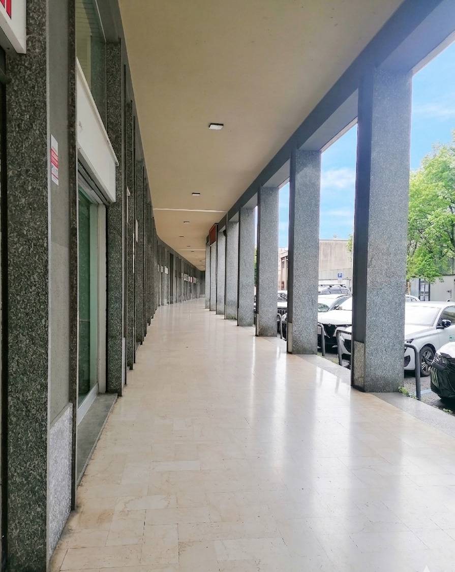 Locale commerciale a Lecco