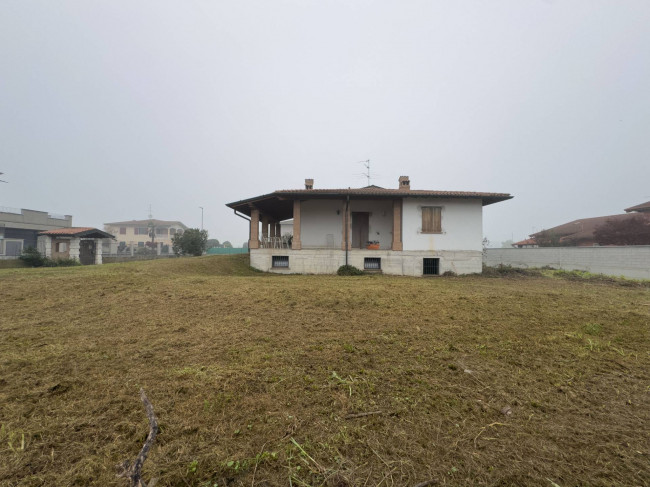 Villa in vendita a Borgo San Giacomo (BS)