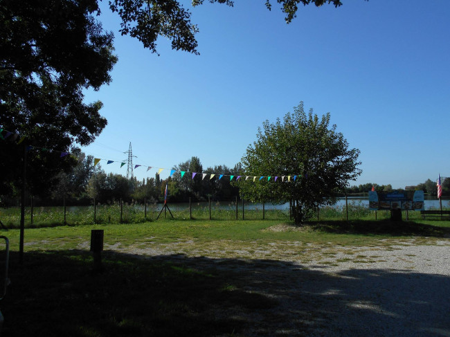 Negozio in vendita a Sandolo, Portomaggiore (FE)