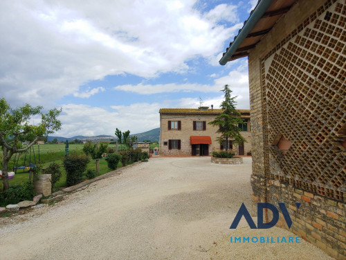 Casa semi-indipendente in vendita a Castelnuovo, Assisi (PG)