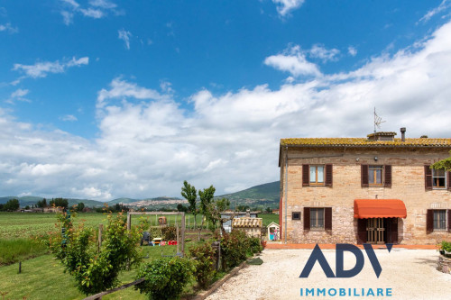 Casa semi-indipendente in vendita a Castelnuovo, Assisi (PG)