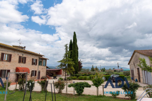 Casa semi-indipendente in vendita a Castelnuovo, Assisi (PG)