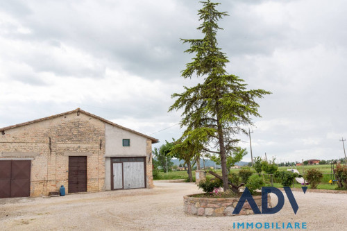 Casa semi-indipendente in vendita a Castelnuovo, Assisi (PG)