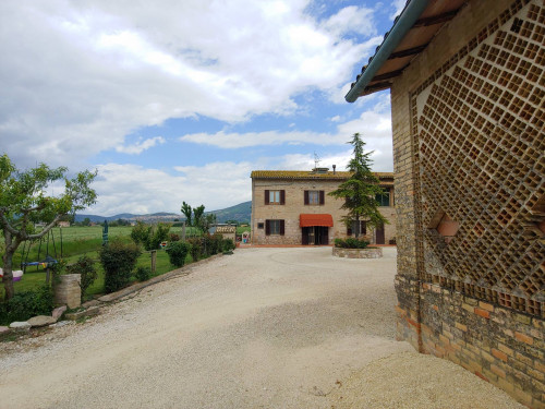 Casa semi-indipendente in vendita a Castelnuovo, Assisi (PG)