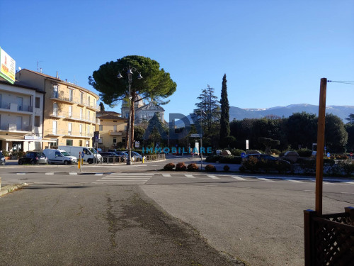 Fondo commerciale in vendita a Assisi (PG)